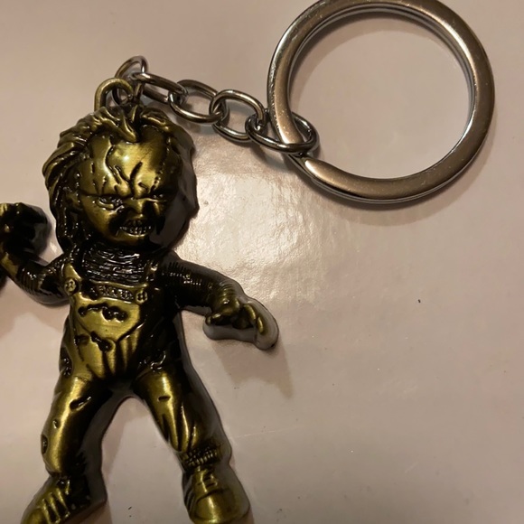 Chucky Keychain Horror Movie Serial Killer Slasher Doll 2 2 silver & 1 gold tint - Picture 1 of 4